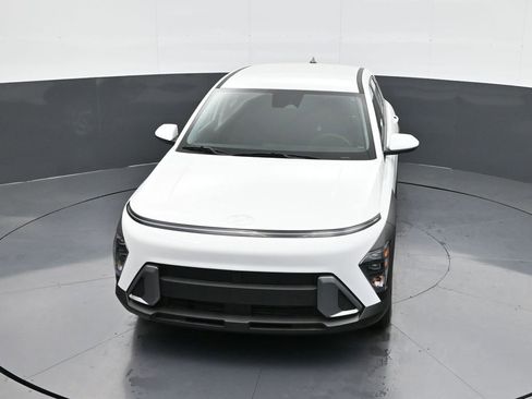 New 2026 Hyundai Kona SE image 14