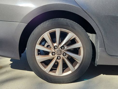 Used 2021 Toyota Camry LE FWD image 13