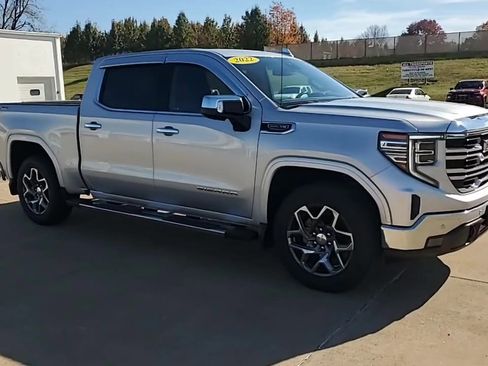 Used 2022 GMC Sierra 1500 SLT w/ SLT Premium Plus Package AWD/4WD image 2
