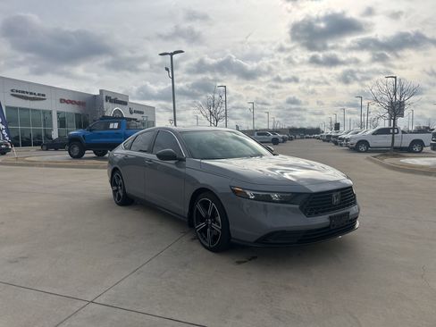 Used 2025 Honda Accord Sport image 8