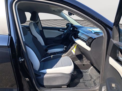 New 2025 Volkswagen Taos S image 18