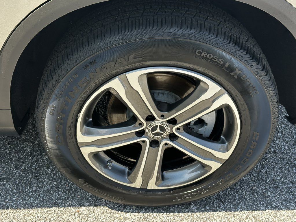 Certified 2021 Mercedes-Benz GLC 300 image 23