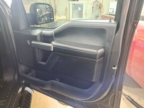 Used 2016 Ford F150 XLT w/ Equipment Group 302A Luxury image 16