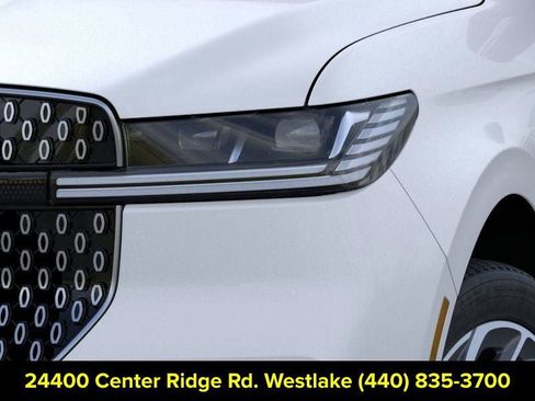 New 2026 Lincoln Navigator Reserve AWD/4WD image 18