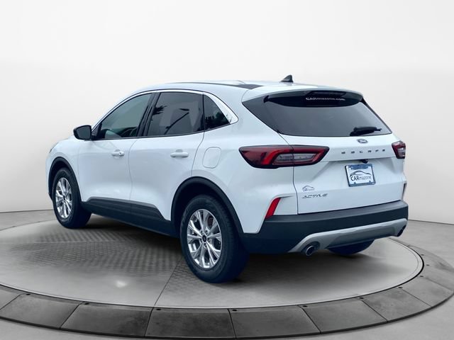 Used 2024 Ford Escape Active w/ Cold Weather Package FWD image 3