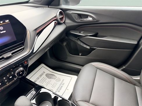 Used 2025 Chevrolet Trax RS w/ Driver Confidence Package image 29