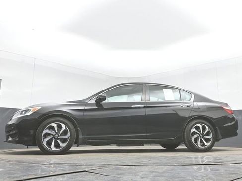 Used 2017 Honda Accord EX-L image 44