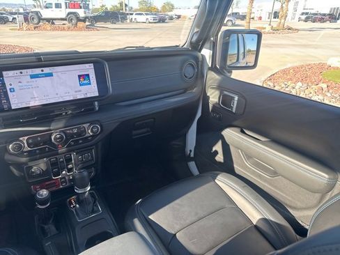 Used 2024 Jeep Wrangler Unlimited Rubicon 4xe image 18
