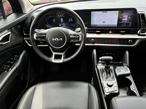 Used 2024 Kia Sportage EX FWD image 19
