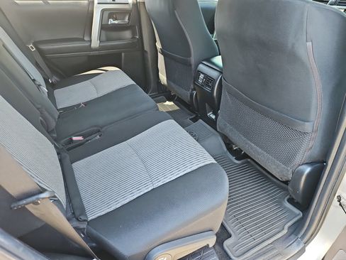 Used 2022 Toyota 4Runner SR5 AWD/4WD image 30