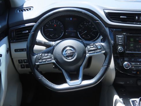 Used 2021 Nissan Rogue Sport SL w/ Premium Package FWD image 6