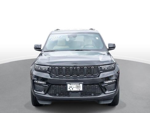 Used 2023 Jeep Grand Cherokee Limited w/ Luxury Tech Group II image 3