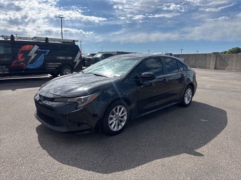 Used 2022 Toyota Corolla LE w/ LE Convenience Package FWD image 3