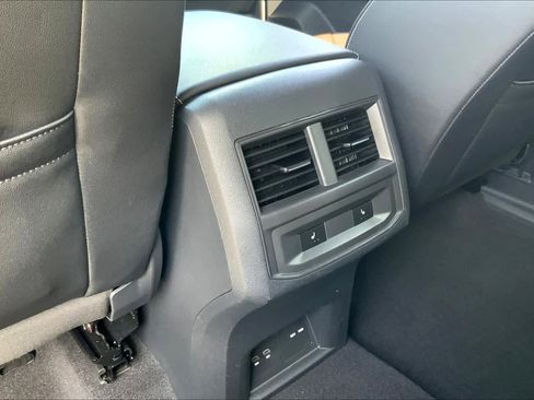 Used 2021 Volkswagen Atlas Cross Sport SEL Premium image 29