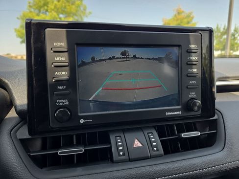 Used 2020 Toyota RAV4 XLE Premium FWD image 29