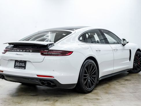 Used 2019 Porsche Panamera 4 image 5