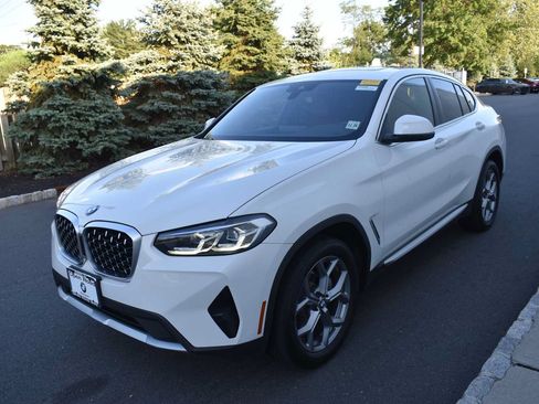 Used 2024 BMW X4 xDrive30i w/ Convenience Package AWD/4WD image 3