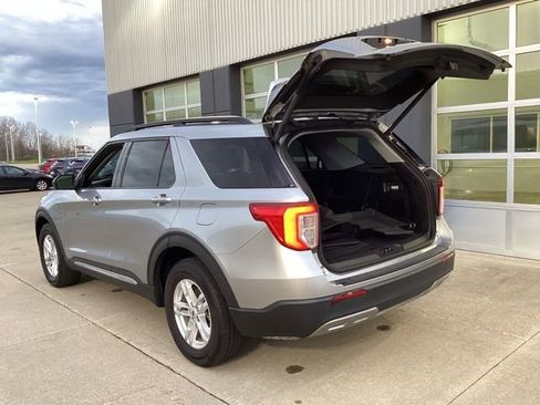 Used 2022 Ford Explorer XLT w/ Equipment Group 202A image 12