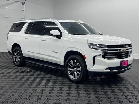 Used 2022 Chevrolet Suburban LT w/ LT Signature Plus Package AWD/4WD image 6