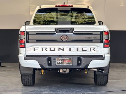 New 2026 Nissan Frontier PRO-4X w/ Pro Premium Package AWD/4WD image 4