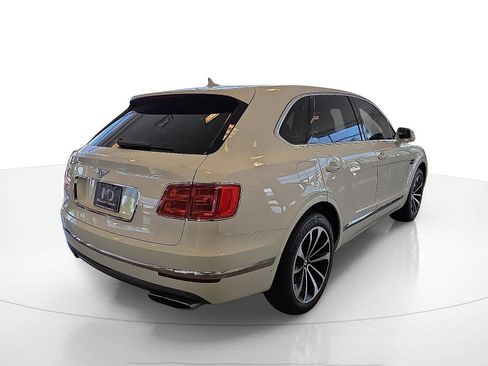 Used 2018 Bentley Bentayga image 5