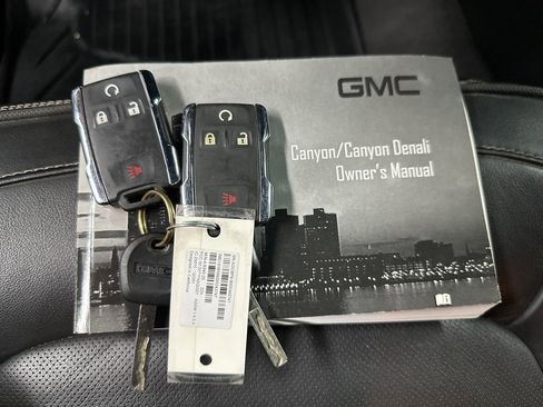 Used 2022 GMC Canyon Denali w/ Denali Black Edition Package image 40