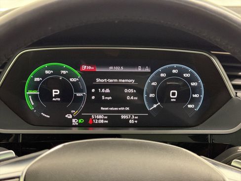 Used 2019 Audi e-tron Prestige w/ Prestige Package AWD/4WD image 19