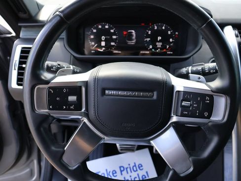 Used 2023 Land Rover Discovery Metropolitan Edition AWD/4WD image 32