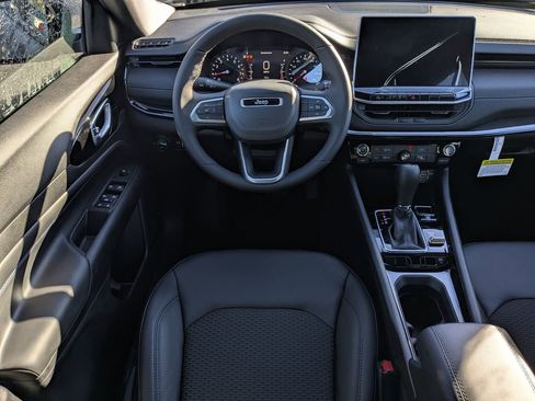 New 2026 Jeep Compass Latitude image 15