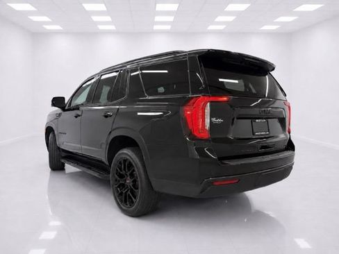 Used 2023 GMC Yukon SLT w/ SLT Luxury Package AWD/4WD image 4