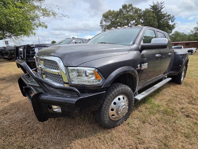 Used 2018 RAM 3500 Laramie w/ Convenience Group AWD/4WD image 2