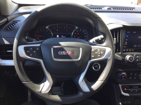 Used 2024 GMC Terrain SLE w/ Driver Convenience Package image 14