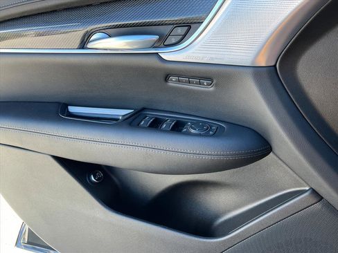 Used 2023 Cadillac XT5 Sportv w/ Technology Package image 16