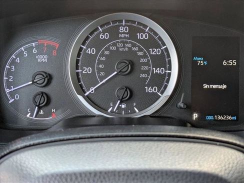 Used 2020 Toyota Corolla LE image 11