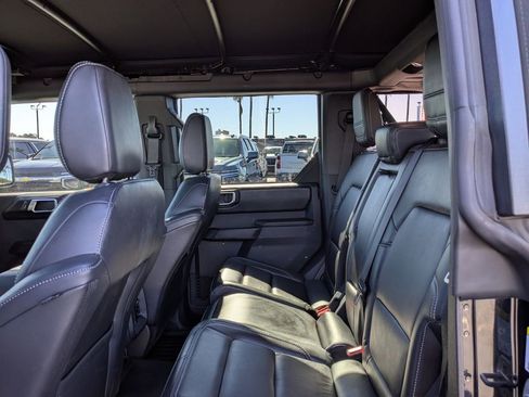 Used 2025 Ford Bronco Outer Banks image 14