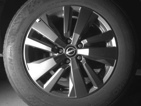 Used 2025 Nissan Pathfinder SV image 15