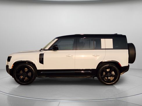 Certified 2026 Land Rover Defender 110 X-Dynamic SE AWD/4WD image 2