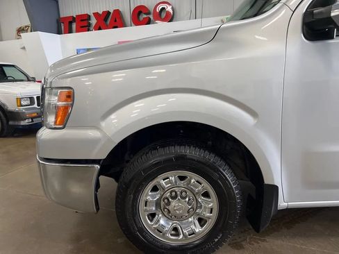 Used 2017 Nissan NV 3500 SV RWD image 73