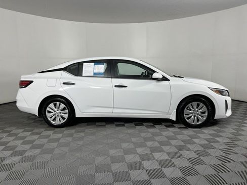 Used 2025 Nissan Sentra S FWD image 9