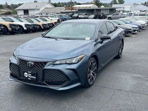 Used 2019 Toyota Avalon XSE w/ All Weather Liner Package FWD image 3