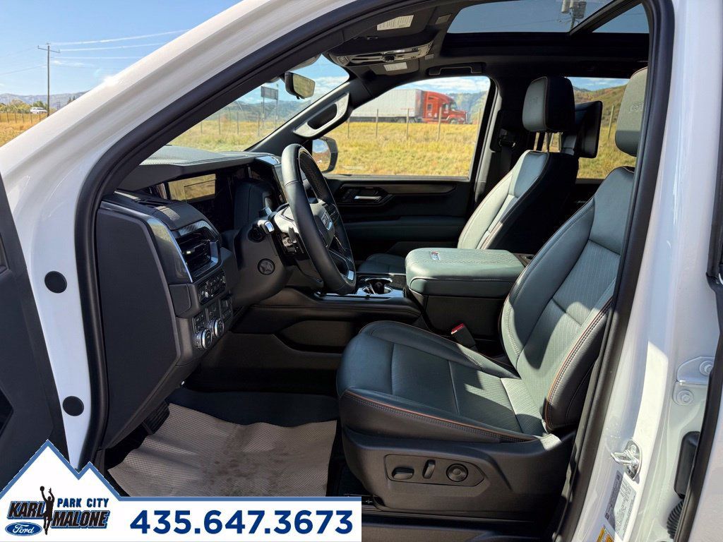Used 2025 GMC Yukon AT4 w/ AT4 Premium Plus Package AWD/4WD image 14
