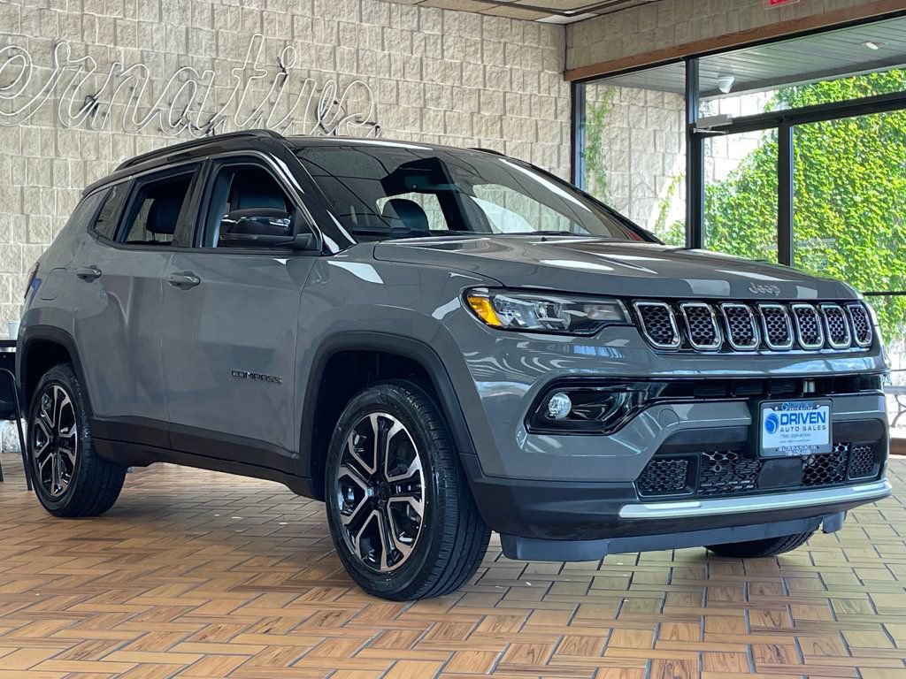 Used 2023 Jeep Compass Limited AWD/4WD image 7