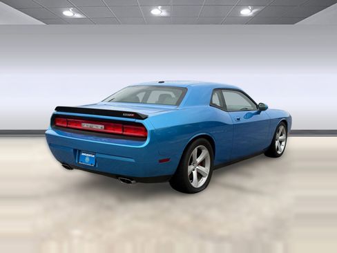 Used 2009 Dodge Challenger SRT8 w/ Spring Special Group RWD image 9