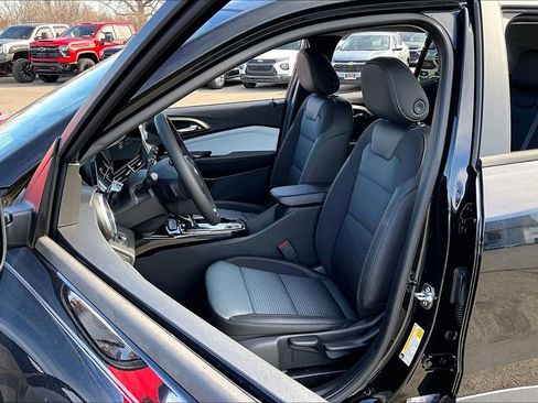 New 2025 Chevrolet Trax LT w/ Driver Confidence Package image 9