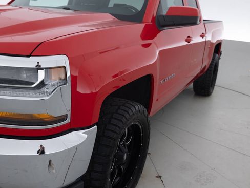 Used 2018 Chevrolet Silverado 1500 LT AWD/4WD image 12