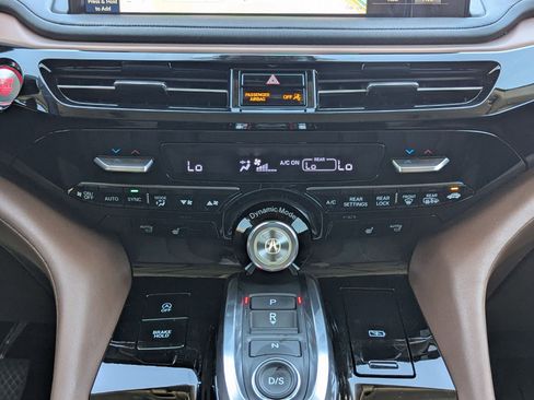 Certified 2025 Acura MDX SH-AWD w/ Technology Package image 18