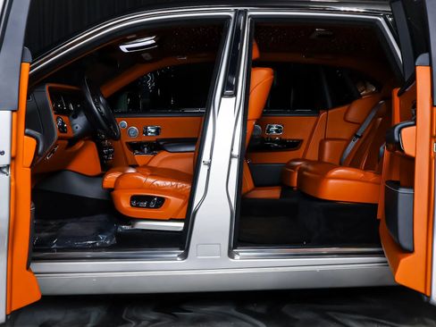 Used 2018 Rolls-Royce Phantom Sedan RWD image 14