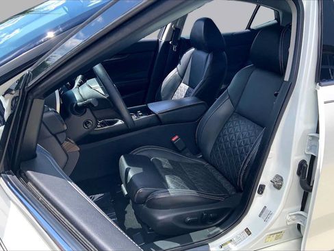 Used 2016 Nissan Maxima Platinum FWD image 9