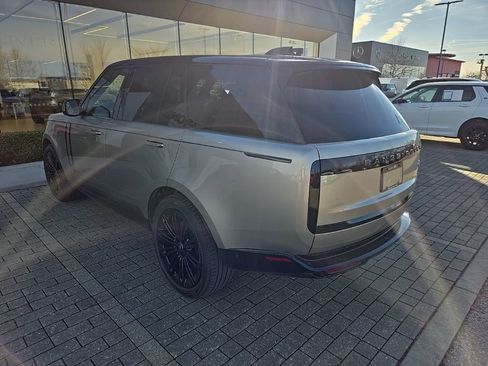 Used 2023 Land Rover Range Rover SE image 7