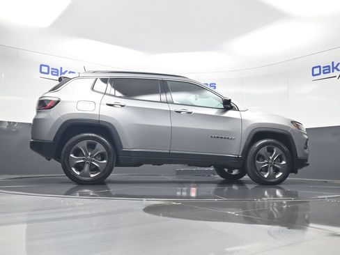 Used 2022 Jeep Compass Latitude AWD/4WD image 43
